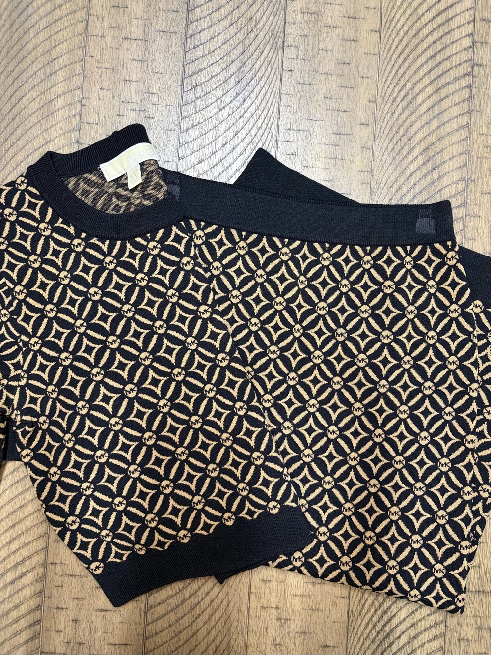 Women’s Black & Beige Geometric Knit Dress Set